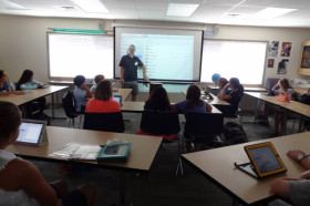 Студенты Athenian School на занятиях