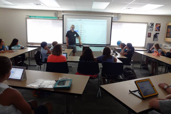 Студенты Athenian School на занятиях