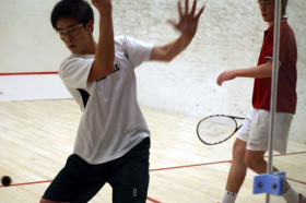 Студенты Berkshire School играют в бадминтон