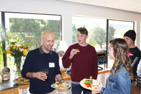 Обед в Besant Hill School