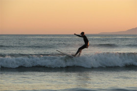 Студенты Besant Hill School занимаются серфигом