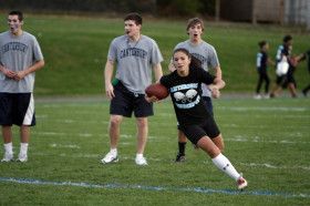 Студенты Canterbury School играют в регби