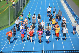 Студенты Cheshire Academy занимаются бегом