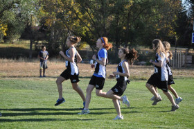 Студенты Colorado Springs School занимаются бегом