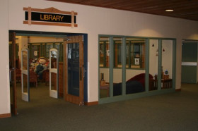 Библиотека в Conserve School 