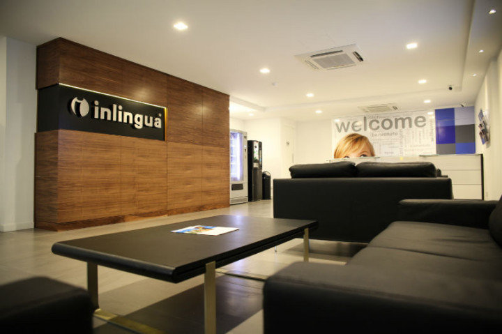 Холл в Inlingua Malta