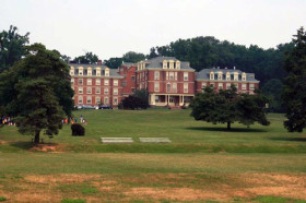 Территория George School