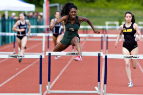 Студенты George School занимаются бегом