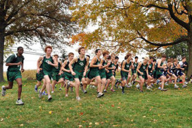 Студенты George School занимаются бегом