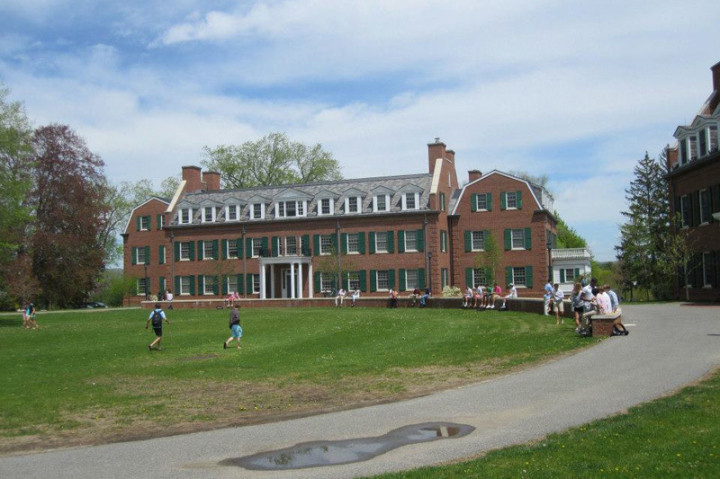 Здание Hotchkiss School