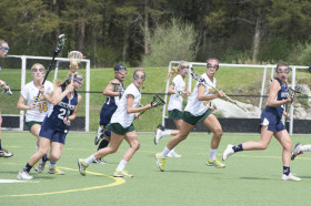 Студенты Hotchkiss School играют в лакросс