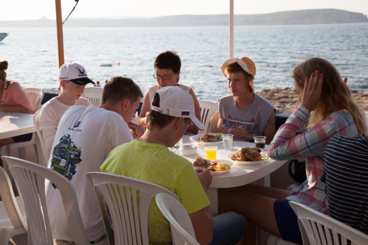 Обед на пляже