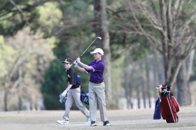 Студенты Darlington School играют в гольф