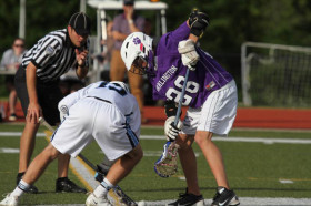 Студенты Darlington School играют в лакросс