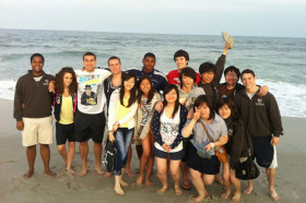 Студенты Hun School of Princeton на пляже