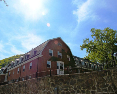 Здание Kent School