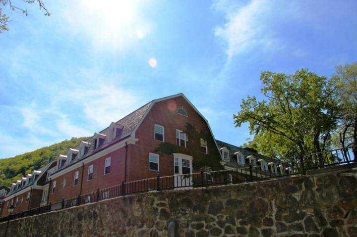 Здание Kent School