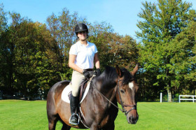 Студенты Kent School занимаются конным спортом