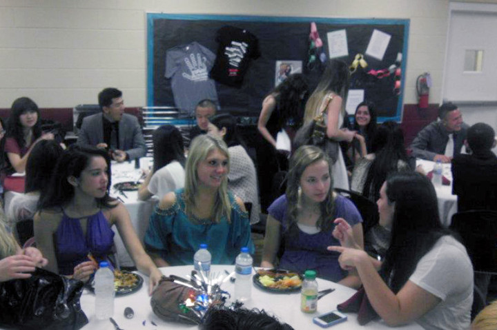 Обед в Lake Mary Preparatory School