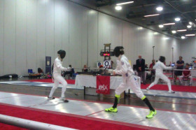 Студенты Lake Mary Preparatory School занимаются фехтованием