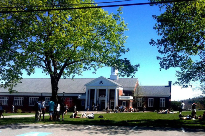 Территория Lawrence Academy