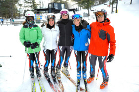 Студенты Lawrence Academy катаются на лыжах