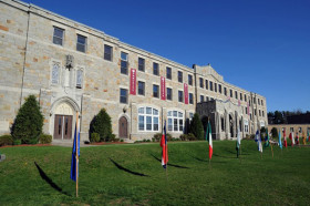 Здание MacDuffie School