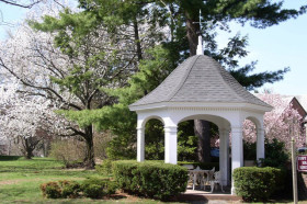 Территория MacDuffie School