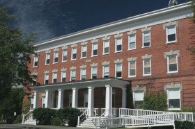 Здание Maine Central Institute