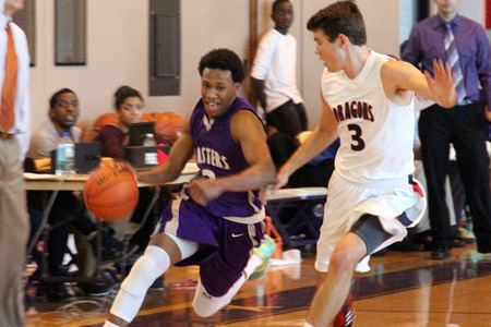 Студенты Masters School играют в баскетбол