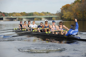Студенты Phillips Academy Andover занимаются водной греблей