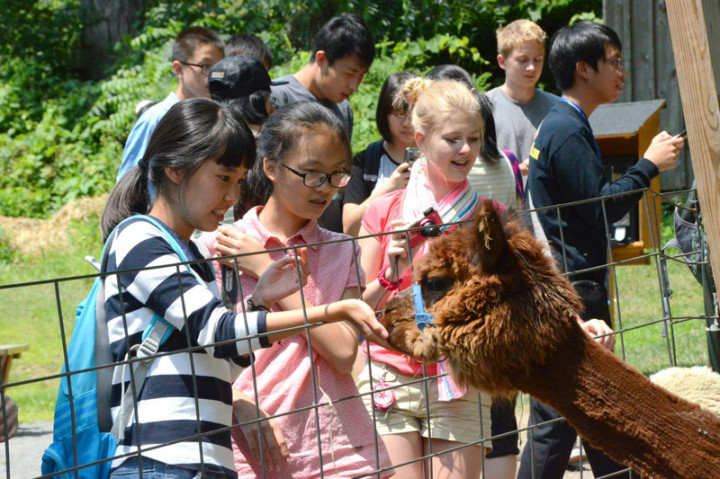 Студенты Wyoming Seminary в зоопарке