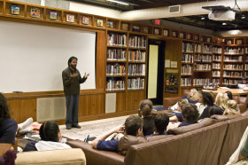 Библиотека в Ross School