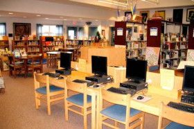 Библиотека в Rumsey Hall School