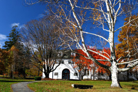 Здание South Kent School