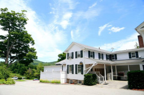 Здание South Kent School