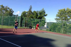 Студенты South Kent School в теннис