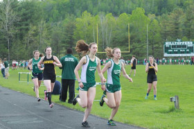 Студенты St. Johnsbury Academy занимаются бегом