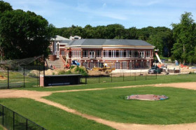 Спортивная площадка в Stony Brook School