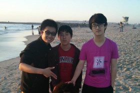 Студенты Stony Brook School на пляже