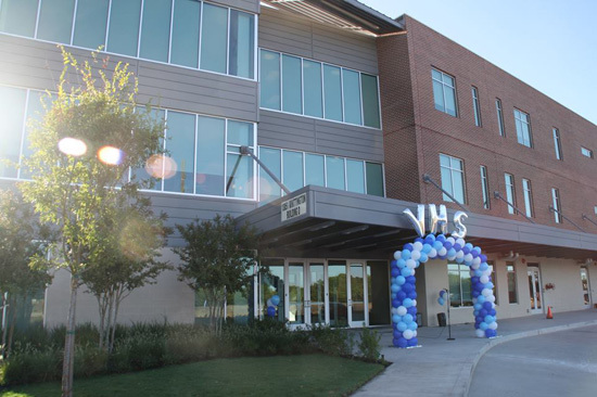 Здание The Village School