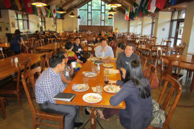 Столовая в The Webb Schools