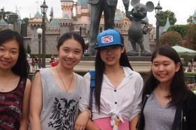Студенты The Webb Schools в диснейленде