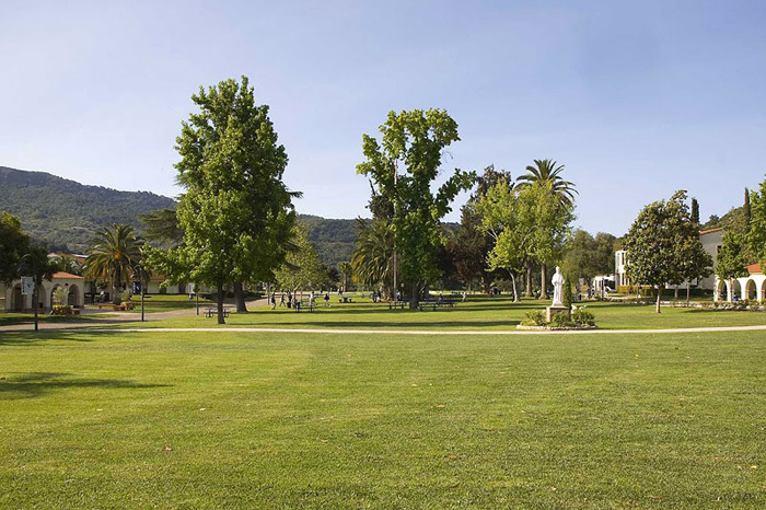 Территория Villanova Preparatory School