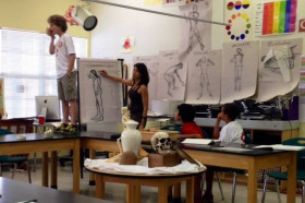 Студенты Saint Andrew's School учатся рисовать