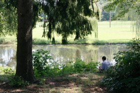 Озеро на территории West Nottingham Academy