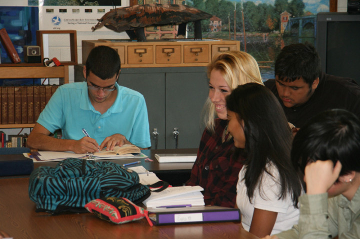 Студенты West Nottingham Academy на занятиях