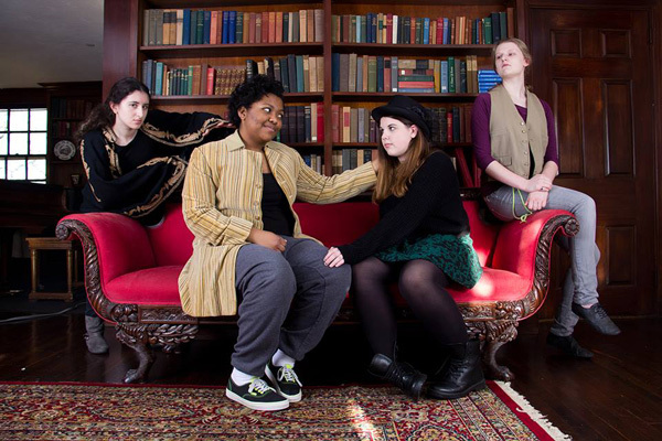 Студенты Westover School в библиотеке