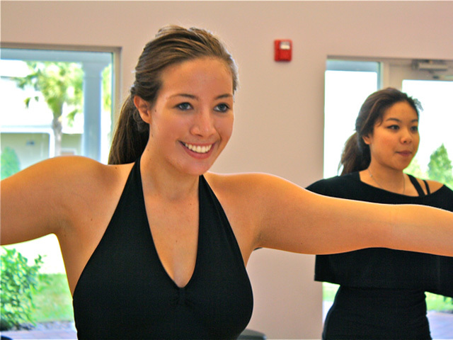 Студенты Windermere Preparatory School занимаются танцами