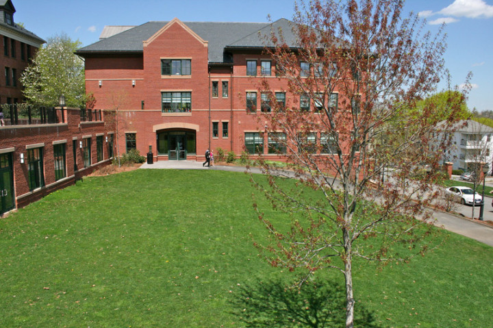 Территория Worcester Academy